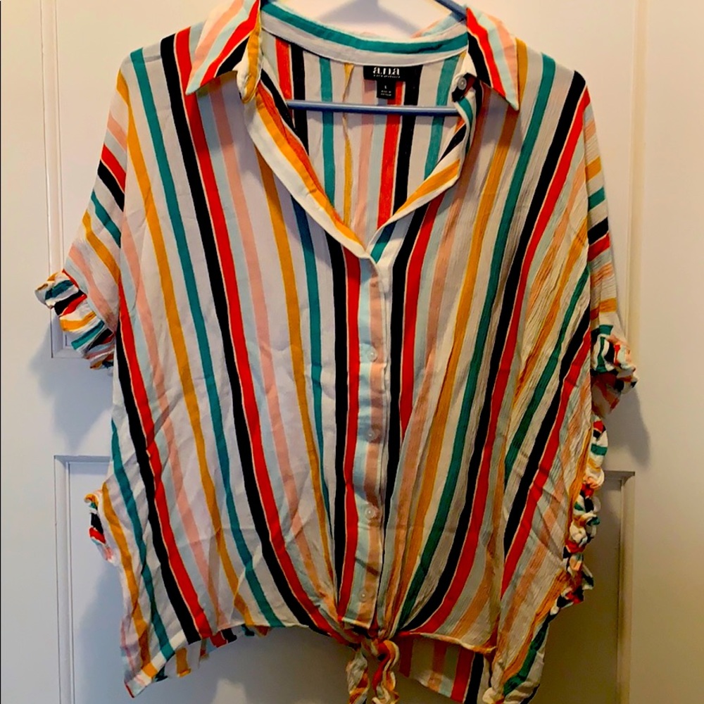 Striped tie bottom shirt